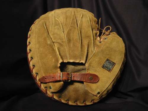 Early 1900's Spalding Crescent Catchers Mitt Back
